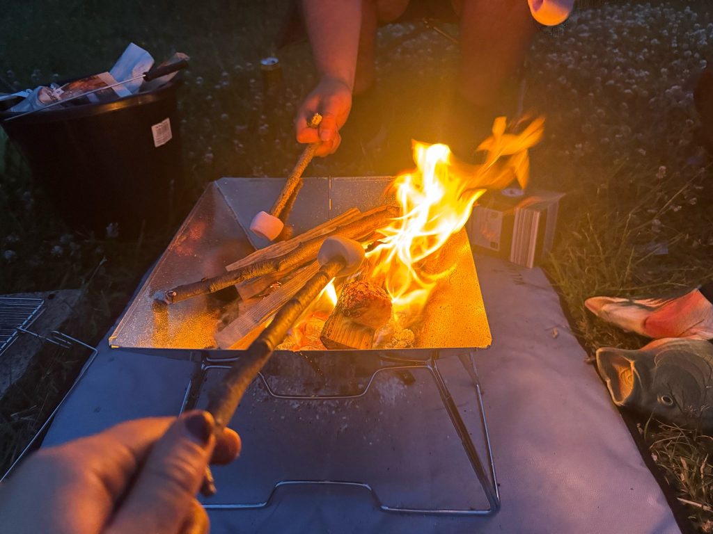 image of fire pit at Big Sky Hideaway